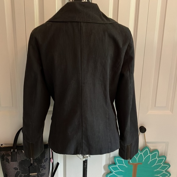 Fabulous dark gray jacket with brown zipper detail around collar and down front - Picture 5 of 16